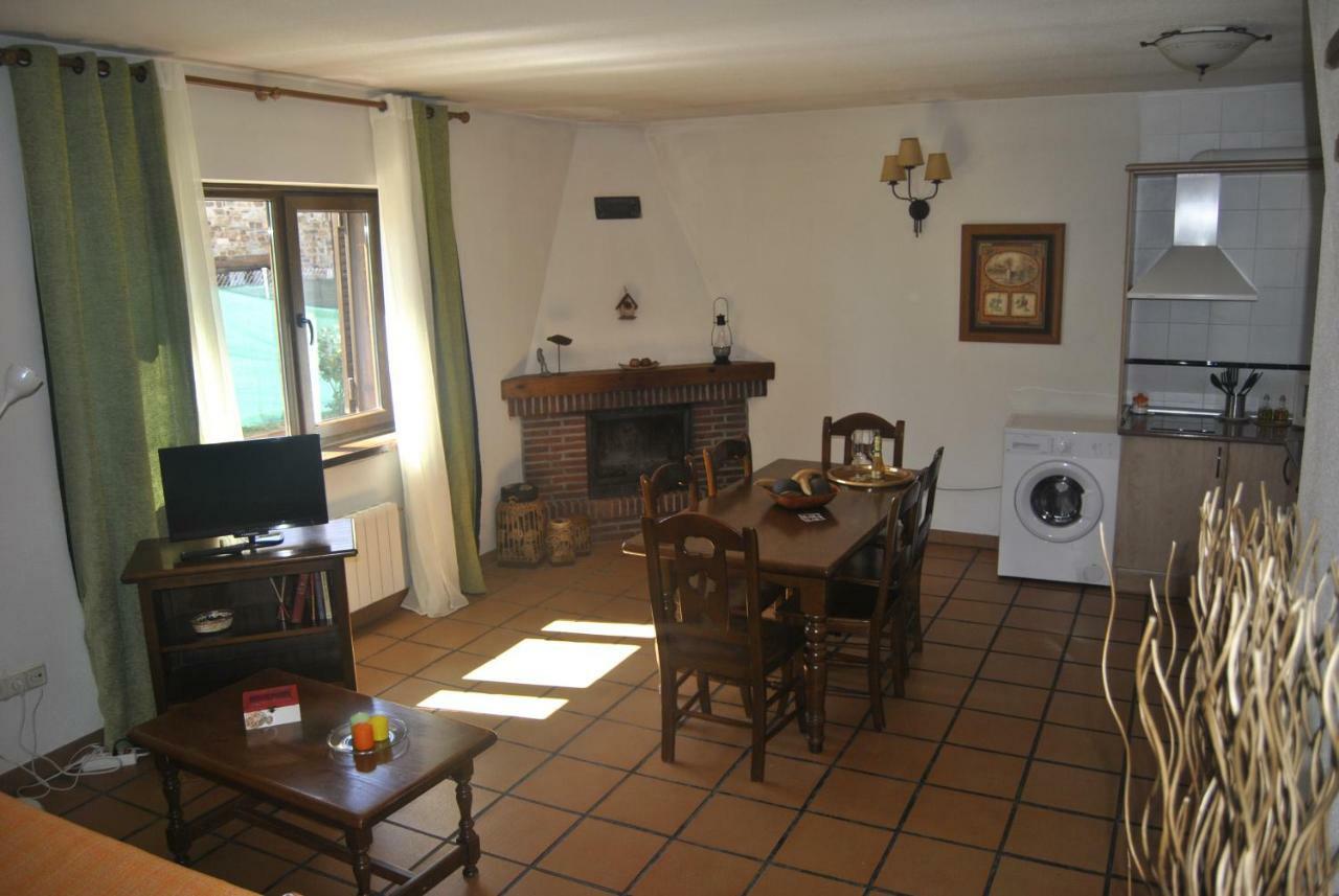 Huertas Apartment La Serna del Monte Luaran gambar